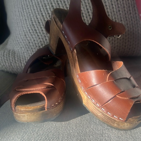 Wooden clogs - Picture 1 of 4